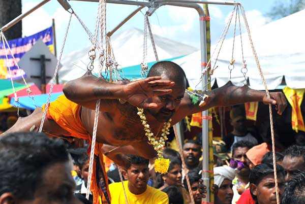 Batu Caves Hanging